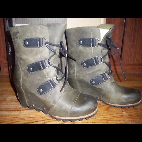 sorel wedge boots green